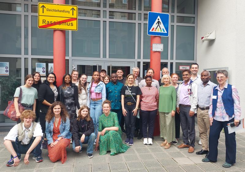 Gruppenbild vor der Hochschule, intnernationale Tage